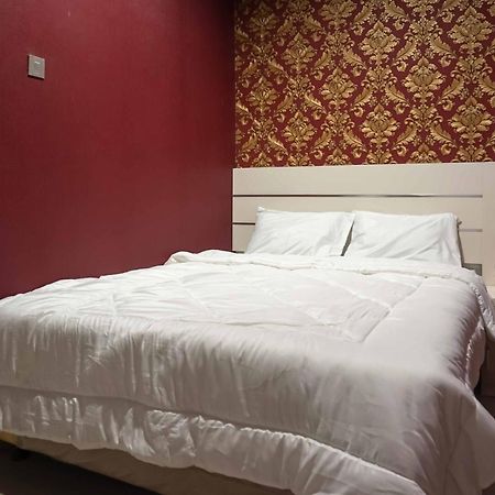 Отель Omah Kalimosodo Mitra Reddoorz Near Stasiun Malang Kota Baru Экстерьер фото