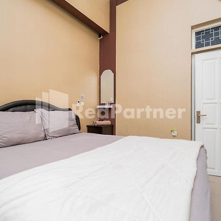 Отель Omah Kalimosodo Mitra Reddoorz Near Stasiun Malang Kota Baru Экстерьер фото