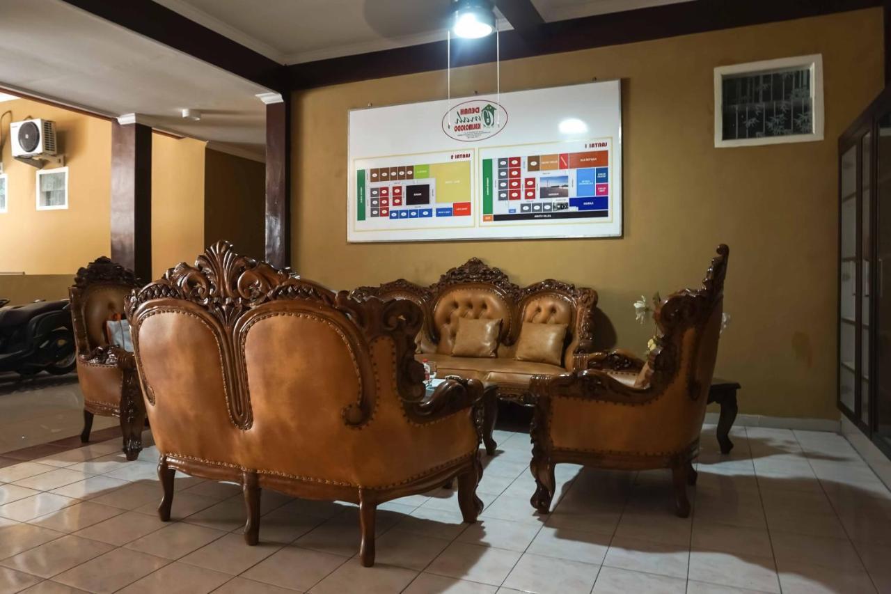 Отель Omah Kalimosodo Mitra Reddoorz Near Stasiun Malang Kota Baru Экстерьер фото