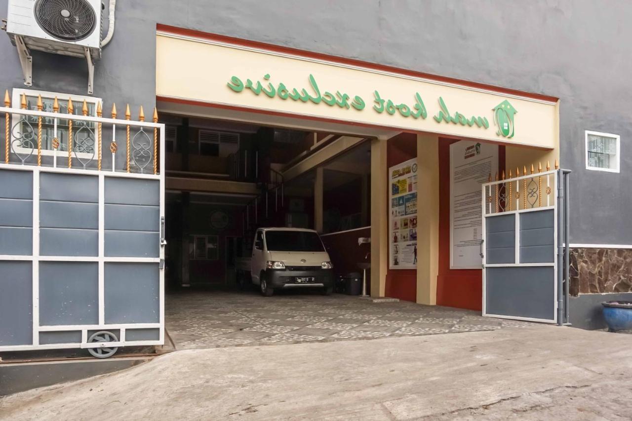 Отель Omah Kalimosodo Mitra Reddoorz Near Stasiun Malang Kota Baru Экстерьер фото