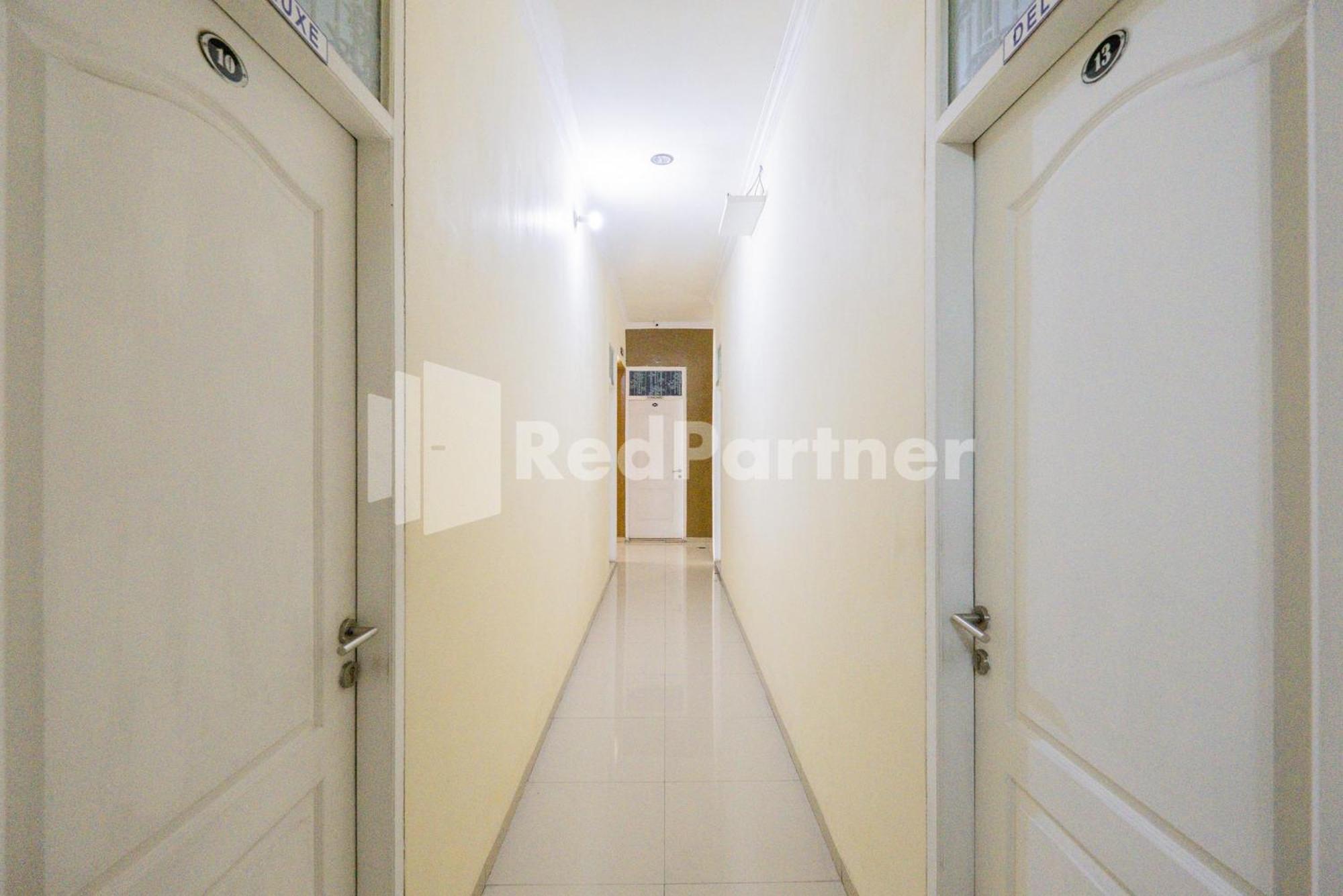 Отель Omah Kalimosodo Mitra Reddoorz Near Stasiun Malang Kota Baru Экстерьер фото