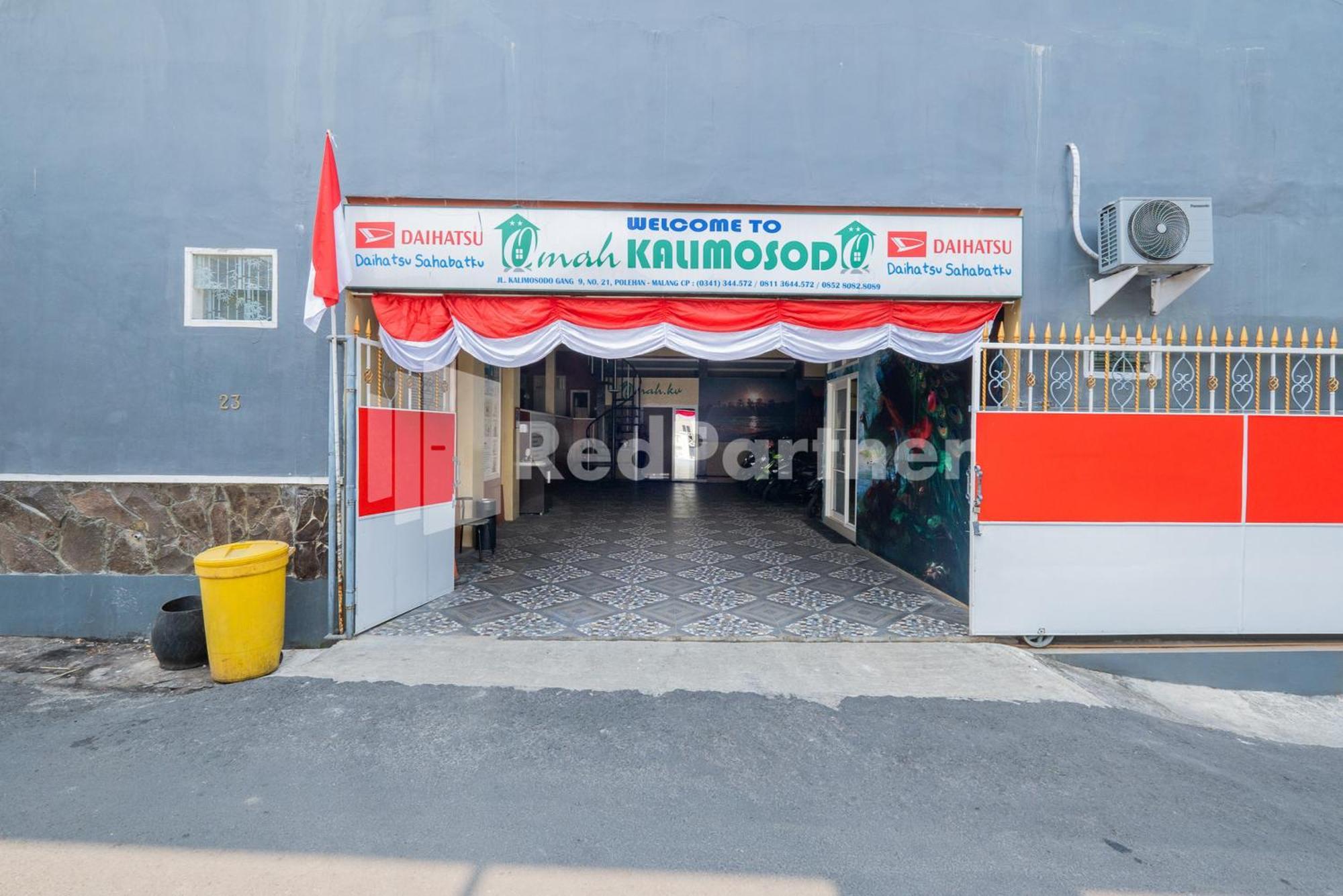 Отель Omah Kalimosodo Mitra Reddoorz Near Stasiun Malang Kota Baru Экстерьер фото